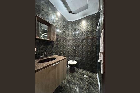 Casa à venda com 227m², 4 quartos e 3 vagasBanheiro