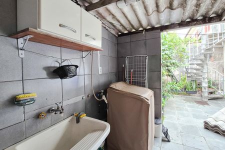 Casa à venda com 120m², 3 quartos e 1 vagaÁrea de Serviço