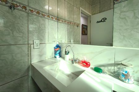 Casa à venda com 115m², 3 quartos e 2 vagasBanheiro Social