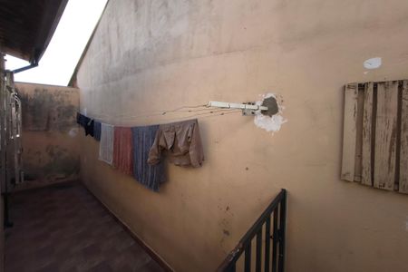 Casa à venda com 115m², 3 quartos e 2 vagasCorredor - Quintal