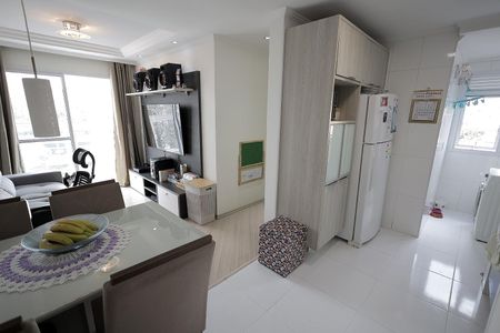 Sala de apartamento à venda com 2 quartos, 48m² em Parque das Nações, Santo André
