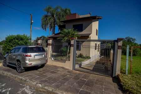 Casa para alugar com 245m², 4 quartos e 3 vagasFachada