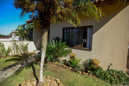 Casa para alugar com 245m², 4 quartos e 3 vagasQuintal