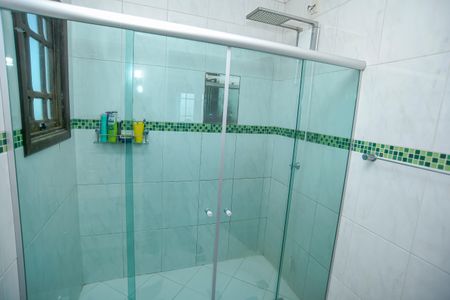 Casa para alugar com 245m², 4 quartos e 3 vagasBanheiro 1