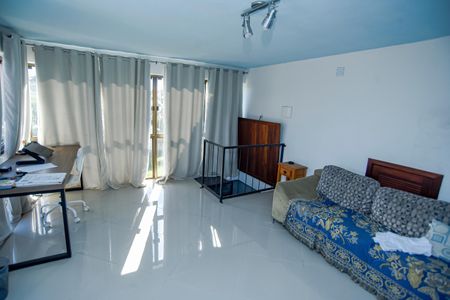 Casa para alugar com 245m², 4 quartos e 3 vagasEscritório