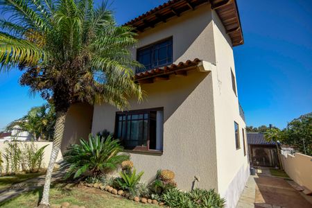 Casa para alugar com 245m², 4 quartos e 3 vagasQuintal