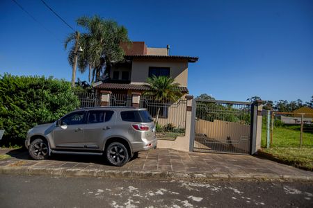 Casa para alugar com 245m², 4 quartos e 3 vagasFachada