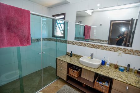 Casa para alugar com 245m², 4 quartos e 3 vagasBanheiro - Suíte