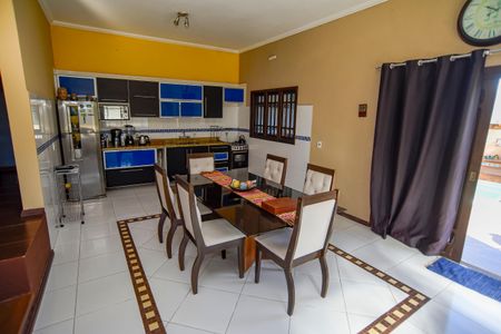 Casa para alugar com 245m², 4 quartos e 3 vagasCozinha