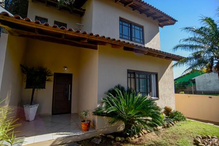 Casa para alugar com 245m², 4 quartos e 3 vagasQuintal