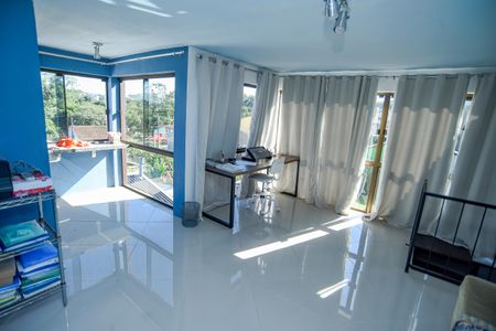 Casa para alugar com 245m², 4 quartos e 3 vagasEscritório