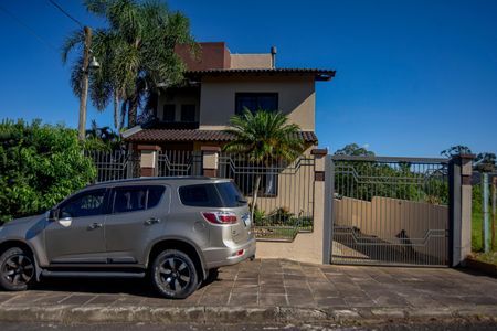 Casa para alugar com 245m², 4 quartos e 3 vagasFachada