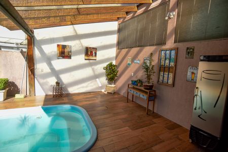 Casa para alugar com 245m², 4 quartos e 3 vagasÁrea comum - Piscina