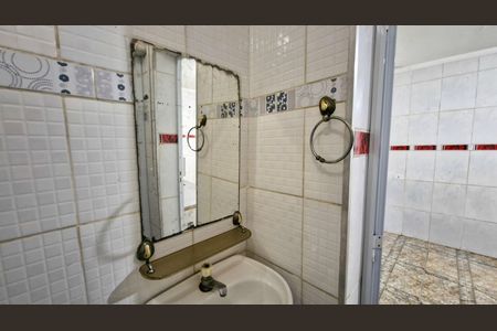 Banheiro de casa para alugar com 2 quartos, 120m² em Jardim Souza, São Paulo