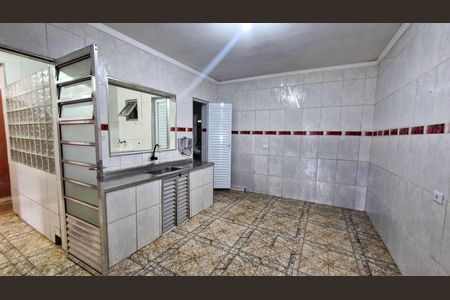 Cozinha de casa para alugar com 2 quartos, 120m² em Jardim Souza, São Paulo