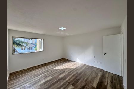 Casa à venda com 600m², 4 quartos e 7 vagasSuíte 3