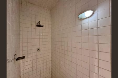 Casa à venda com 600m², 4 quartos e 7 vagasÁrea externa - Banheiro