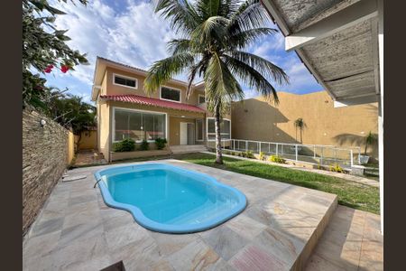 Casa à venda com 600m², 4 quartos e 7 vagasÁrea externa