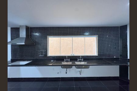 Casa à venda com 600m², 4 quartos e 7 vagasCozinha