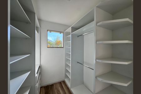 Casa à venda com 600m², 4 quartos e 7 vagasSuíte 3 - Closet