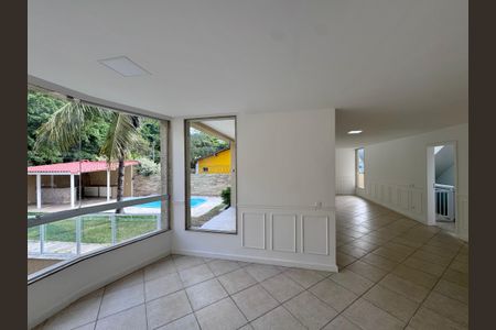 Sala de casa à venda com 4 quartos, 600m² em Recreio dos Bandeirantes, Rio de Janeiro