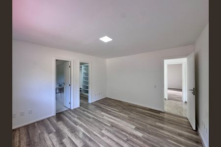 Casa à venda com 600m², 4 quartos e 7 vagasSuíte 2