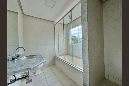 Casa à venda com 600m², 4 quartos e 7 vagasSuíte 3 - Banheiro
