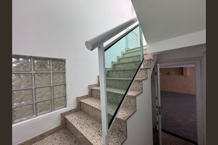 Casa à venda com 600m², 4 quartos e 7 vagasEscada