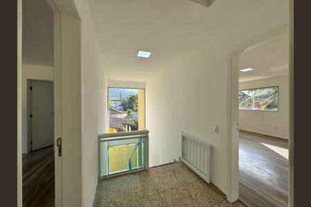 Casa à venda com 600m², 4 quartos e 7 vagasCorredor