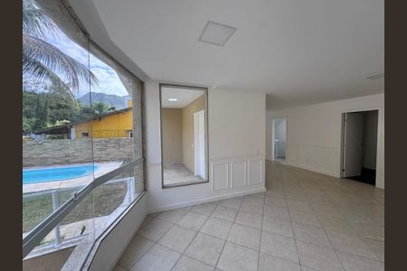 Sala de casa à venda com 4 quartos, 600m² em Recreio dos Bandeirantes, Rio de Janeiro