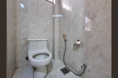 Casa à venda com 600m², 4 quartos e 7 vagasSuíte 1 - Banheiro