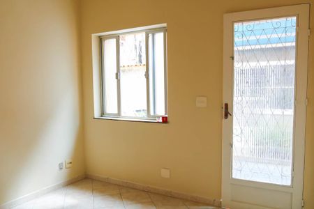 Sala 1º Pavimento de casa de condomínio para alugar com 2 quartos, 58m² em Todos Os Santos, Rio de Janeiro