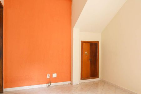 Sala 1º Pavimento de casa de condomínio para alugar com 2 quartos, 58m² em Todos Os Santos, Rio de Janeiro