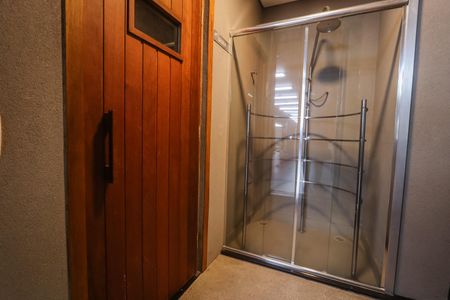 Studio para alugar com 28m², 1 quarto e 1 vaga Studio para alugar com 28m², 1 quarto e 1 vagaDucha da Saúna