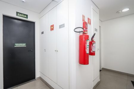 Studio para alugar com 28m², 1 quarto e 1 vaga Studio para alugar com 28m², 1 quarto e 1 vagaHall Social