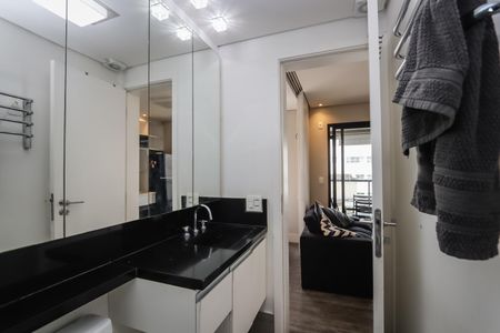 Banheiro de kitnet/studio para alugar com 1 quarto, 28m² em Jardim Paulista, São Paulo