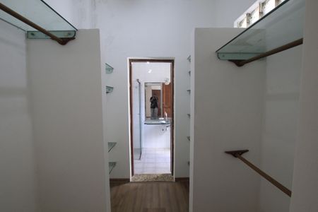 Casa à venda com 100m², 2 quartos e sem vagaCloset