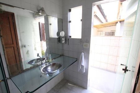 Casa à venda com 100m², 2 quartos e sem vagaBanheiro da Suíte