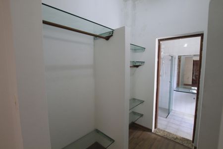 Casa à venda com 100m², 2 quartos e sem vagaCloset da suíte