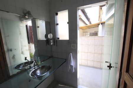 Casa à venda com 100m², 2 quartos e sem vagaBanheiro da Suíte