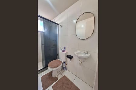 Banheiro de apartamento para alugar com 2 quartos, 48m² em Jardim Gramacho, Duque de Caxias