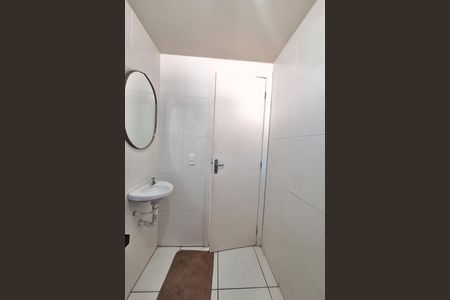 Banheiro de apartamento para alugar com 2 quartos, 48m² em Jardim Gramacho, Duque de Caxias