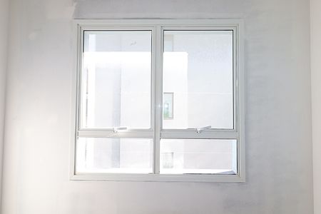 Janela da sala de apartamento à venda com 1 quarto, 40m² em Passo D’areia, Porto Alegre