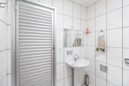 Casa para alugar com 180m², 3 quartos e 2 vagas Casa para alugar com 180m², 3 quartos e 2 vagasBanheiro Social