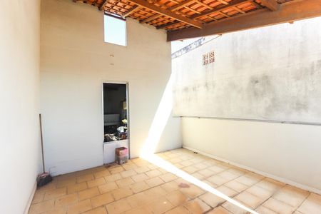 Casa para alugar com 180m², 3 quartos e 2 vagas Casa para alugar com 180m², 3 quartos e 2 vagasSacada