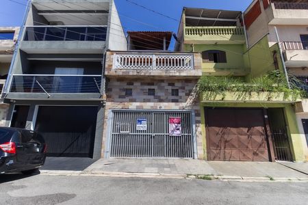 Casa para alugar com 180m², 3 quartos e 2 vagas Casa para alugar com 180m², 3 quartos e 2 vagasFachada
