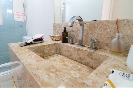 Apartamento à venda com 85m², 2 quartos e 2 vagasBanheiro da Suíte