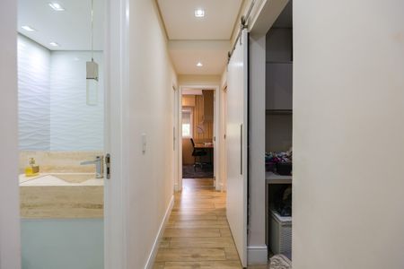 Apartamento à venda com 96m², 2 quartos e 2 vagasCorredor