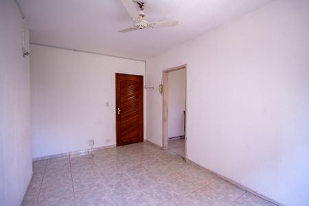 Sala de apartamento para alugar com 2 quartos, 68m² em Colubandê, São Gonçalo