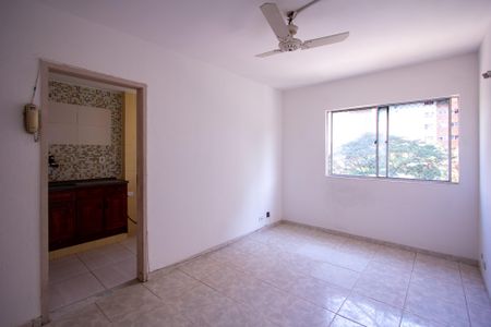 Sala de apartamento para alugar com 2 quartos, 68m² em Colubandê, São Gonçalo